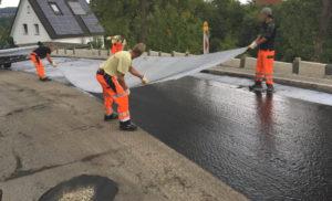 Asphaltvlies aufkleben